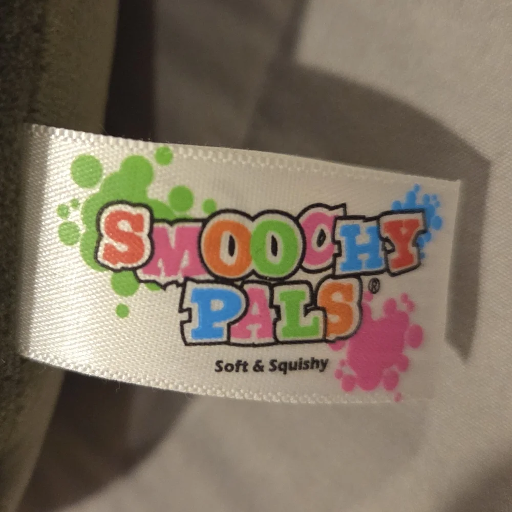 SET OF TWO - PLUSH ADORABLE AVOCADO HALVES (BOTH WITH THE SEED IN THEIR TUMMY) - Picture 7 of 11